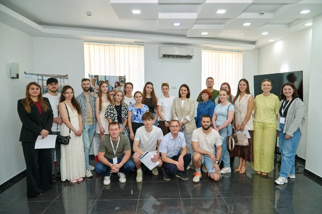 UMBP intern team at the Ivory Center in Chișinău